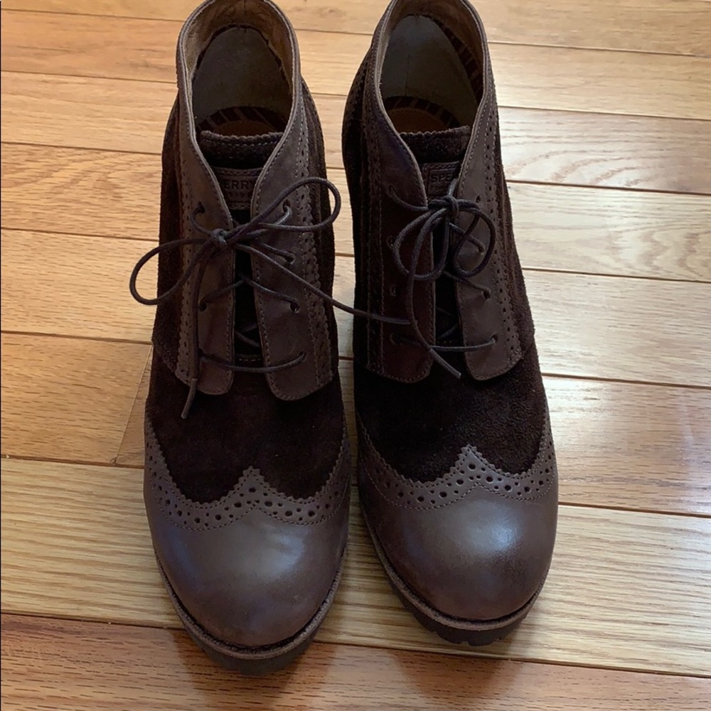 Sperry brown suede/leather shoes